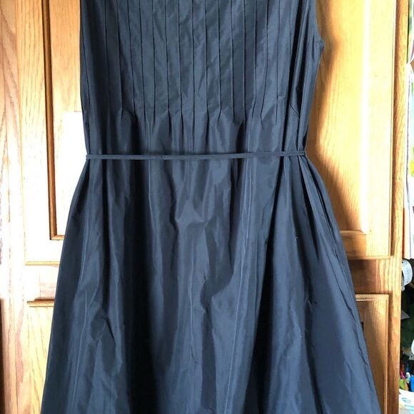 Saint Art Pleated Sleeveless Belted Chelsea MIDI Dress - S - Picture 11 of 14